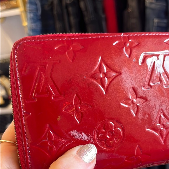 Louis Vuitton Red Vernis Zippy Leather Wallet - Picture 8 of 15
